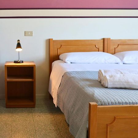 Ostello E Camere Private Prima Luce Foresteria Giulianova Εξωτερικό φωτογραφία